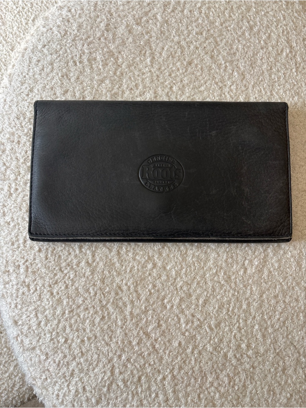 Roots Canada Leather Travel Wallet Organizer Black Brown Made in Canada